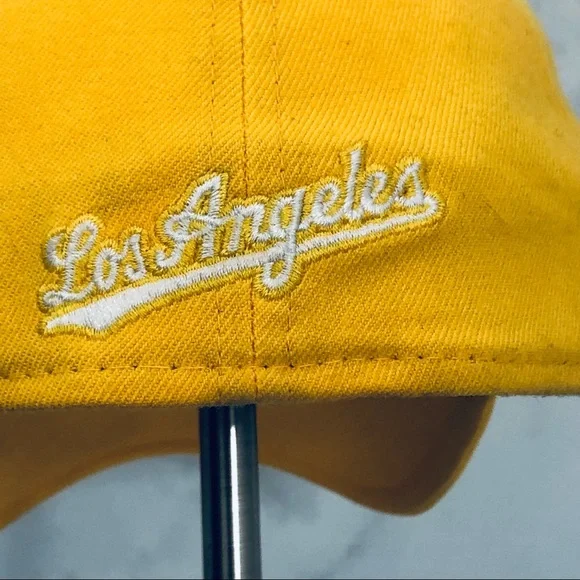 LA Dodgers Hat Baseball Cap knit flex fit Gold White MLB New Era 39 Thirty M L - Picture 10 of 14